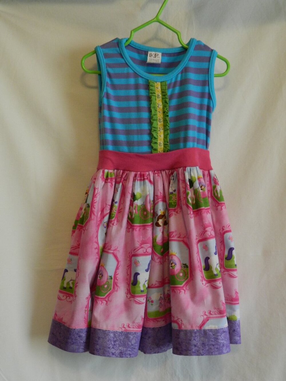 Girls size 4T Dress Princess Theme K Pea